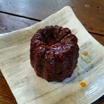 トロン - 外側が固めに焼き上げてあるので食べやすいようにカットして提供してくれます