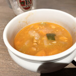 RACINES Boulangerie & Bistro - ・夏野菜と美桜鶏のバースケーズスープ