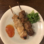 弦や - 夜メニュー　ガイピン(鶏串) 170円　ムーピン(豚) 200円