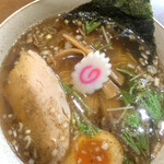 麺屋酒房 喜凛 - 魚だし醤油らーめん　四種の魚節と昆布出汁スープ、魚粉