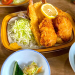 天杉 - 料理写真:ミックスフライ定食（B） ¥1,540 
フライだけでお腹一杯になります。