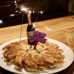 餃子とスパークリング バブルス - 誕生日サプライズ！！