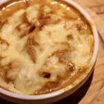 餃子とスパークリング バブルス - カレーグラタン餃子