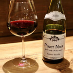 餃子とスパークリング バブルス - ピノ・ノワール