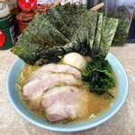 横濱ラーメン あさが家 - ラーメン770円濃いめ多め。海苔増し150円。