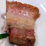 重慶飯店 - お馴染みの皮付きチャーシュー
