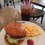 BURGER ELEVEN - 