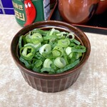 横濱ラーメン あさが家 - 青ネギハーフ100円。