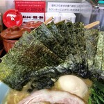 横濱ラーメン あさが家 - 海苔増しは5枚150円。