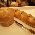 TRANDOR - お昼用のパン。ミルクパン、醤油ベーコン
