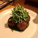 ワイン＋つまみ Nomka - ラム団子パクチーソース