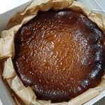 手作りマフィン レフィーユ - ピスタチオバスクチーズケーキ3,000円