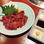 焼肉 芯々 - 熊本県産馬刺し