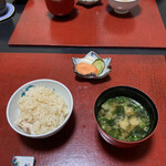 和食料理 和ごころ いなほ - 鯛と新生姜の炊き込みご飯と自家製味噌の味噌汁