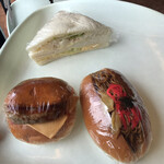 DOPPO - サンドイッチ ベーコンチーズバーガー 焼きそばドック