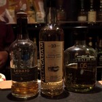 DEN - バランタイン魔法の七柱のうち三柱