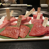 焼肉専科 肉の切り方 日本橋本店 - 