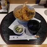 居酒屋 天金 - 天丼  946円