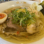 麺 SAMURAI 桃太郎 - 料理写真:鷄だし塩（えびワンタン）