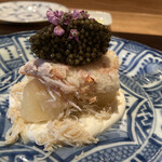 やまぐち - 毛蟹にたっぷりのキャビア、桃
                                ヨーグルトとクリームチーズのソース