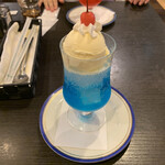 前田珈琲 - 大人のクリームソーダ　700円
            ・パインブルー