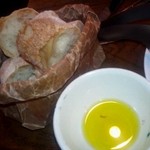 クスクス ルージール - 自家製パン