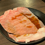 黒毛和牛焼肉 白か黒 - 