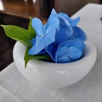 レストランKEI - 各テーブルには季節の花