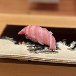 鮨 しみづ - 35日熟成大トロ　塩でいただきます。
