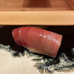 鮨 しみづ - 35日熟成中トロ　脂と酸味のバランスが良いね