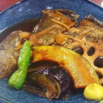 食事処 美味小家 - 煮魚定食（カレイの煮付け）