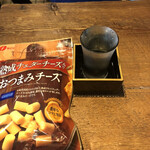 麹町いづみや しろ - ⑥ 百十郎 桜 純米吟醸無ろ過生原酒、なとり熟成チェダーチーズ入りおつまみチーズ