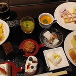 ホテルポールスター札幌 - トレイいっぱいに1皿目
