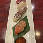 寿し処 春道 - 赤身　ホッキ　シャコ　シマ海老　イクラ