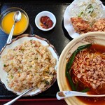 中華私房菜館 禄縁 - 炒飯定食(台湾ラーメン？唐揚げ)