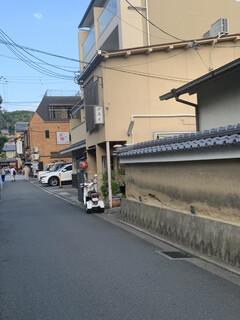 Gion Yorozuya - 