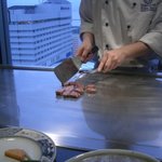 鉄板焼　神戸グリル  - 食べ易い、一口サイズにカット
