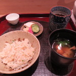 帰燕 - 3種の合わせみそのおみそ汁と共に。