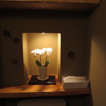 帰燕 - トイレの中のお花です。