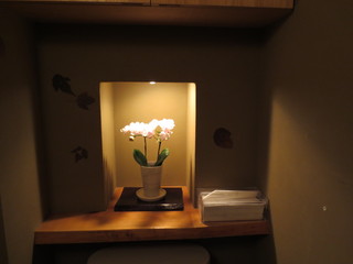 Kien - トイレの中のお花です。