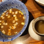 麺屋 悠 - “割スープ”は魚介の出汁がしっかり効いた♪