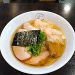 八雲 - 特製ワンタン麺 白だし ハーフ