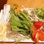 しゃぶしゃぶ温野菜 - トムヤムクンにセットの野菜