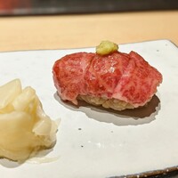 肉亭ふたご iki 本郷三丁目店 - 大トロ炙り握り