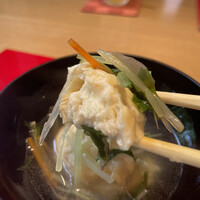 賛否両論 名古屋 - おまかせコース（税込 4,500円）評価＝◎：椀物『湯葉シンジョの沢煮仕立て』