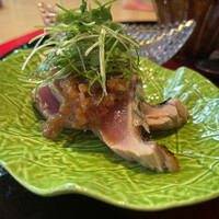 賛否両論 名古屋 - おまかせコース（税込 4,500円）評価＝◎：先付け『鰹のたたき』