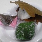 和菓子 伊勢屋 - ひな祭りの3点和菓子（桜餅、草餅、かしわ餅）