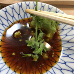 Waka - 穂紫蘇を刺身醤油に刮ぎ入れ