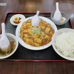 中華料理 万里 - ３の麻婆豆腐定食＠880円（税込み）