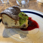 カフェ・ハクタ - 料理写真:ゴルゴンゾーラのチーズケーキ